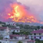 إخلاء جزيرة باروس اليونانية بسبب حريق غابات