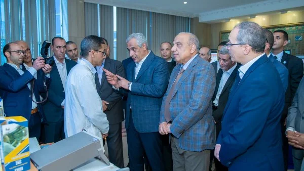 تفقد وزراء الإنتاج الحربي والكهرباء لمحطة بنها للصناعات الإلكترونية