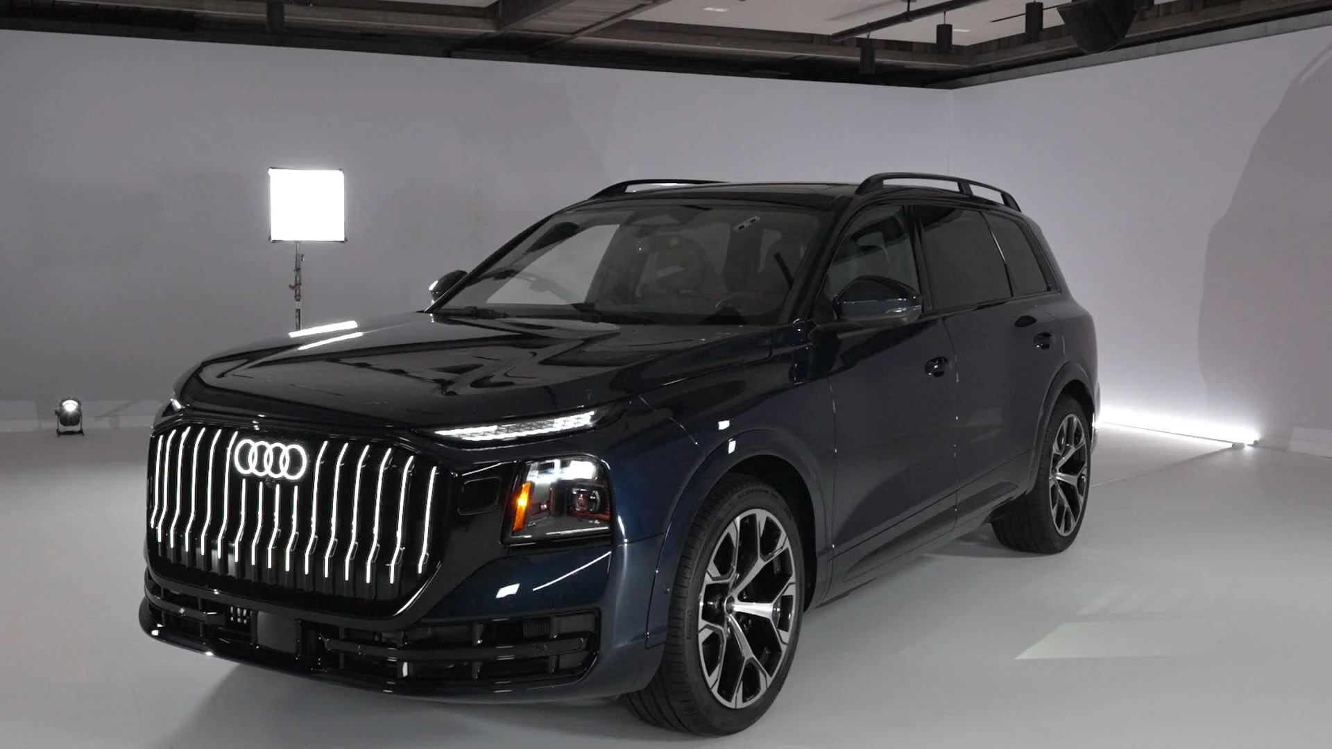 أودي تُطلق سيارة Q9 SUV الجديدة في السوق الأمريكية