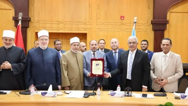 تكريم 11 قيادة بجامعة الأزهر لبلوغهم السن القانونية