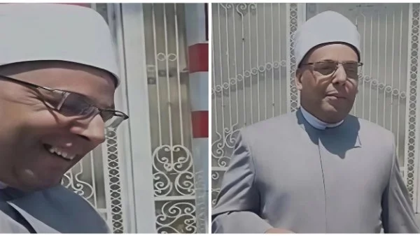 انفعال تامر أمين بسبب سخرية مشجع يرتدي الزي الأزهري