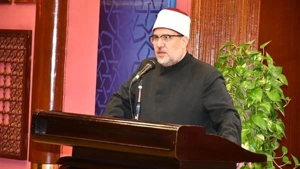 وزير الأوقاف السابق يطالب بمحاسبة المخالفين للزي الأزهري