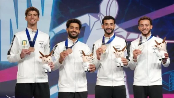 تهنئة رئيس الأولمبية لمنتخب سيف المبارزة المصري