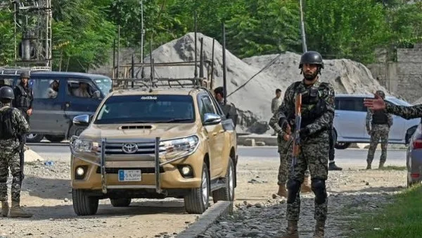 15 قتيلاً في هجوم على نقطة شرطة في باكستان