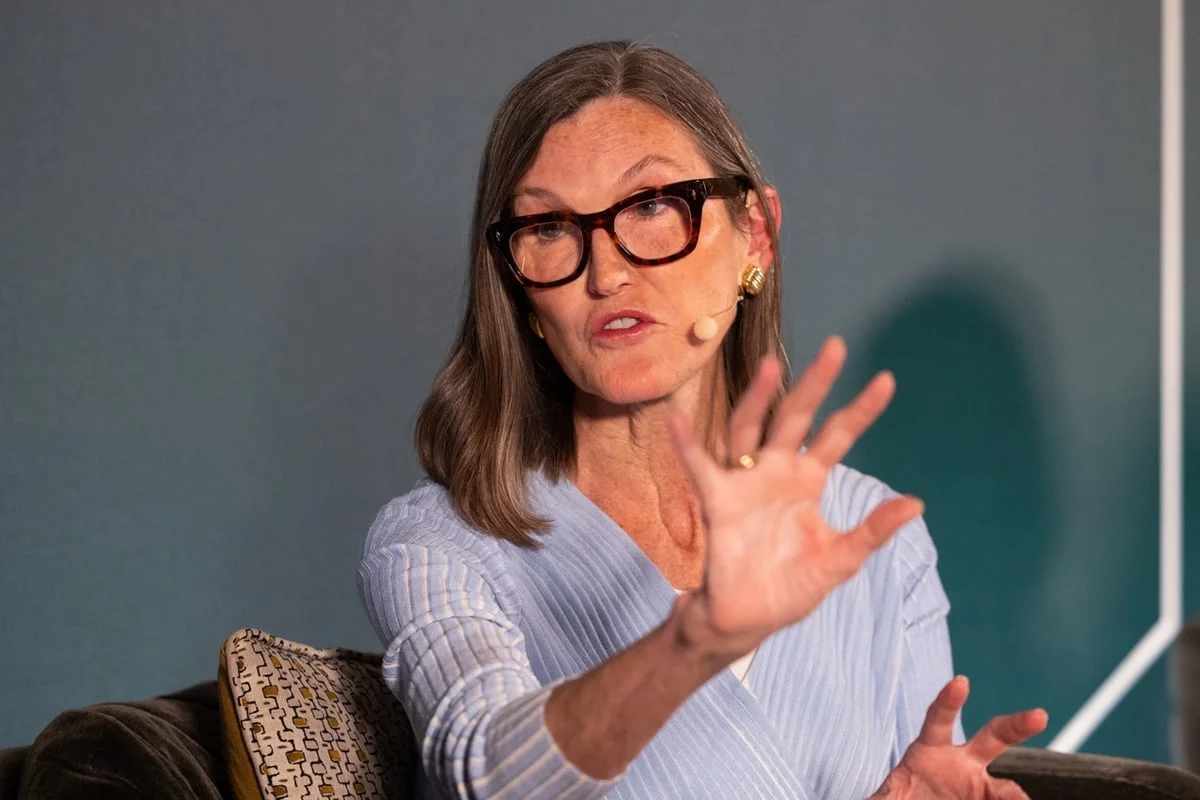 Cathie Wood تستثمر 53.5 مليون دولار في أسهم تسلا