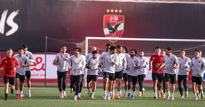 الدوليون في مران الأهلي استعدادًا للموسم الجديد