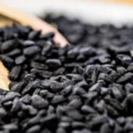 فوائد تناول ملعقة من حبة البركة يومياً