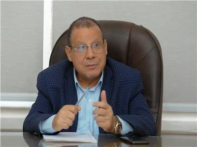 عمال مصر يتضامنون مع الدولة بعد حادث ميناء دمياط