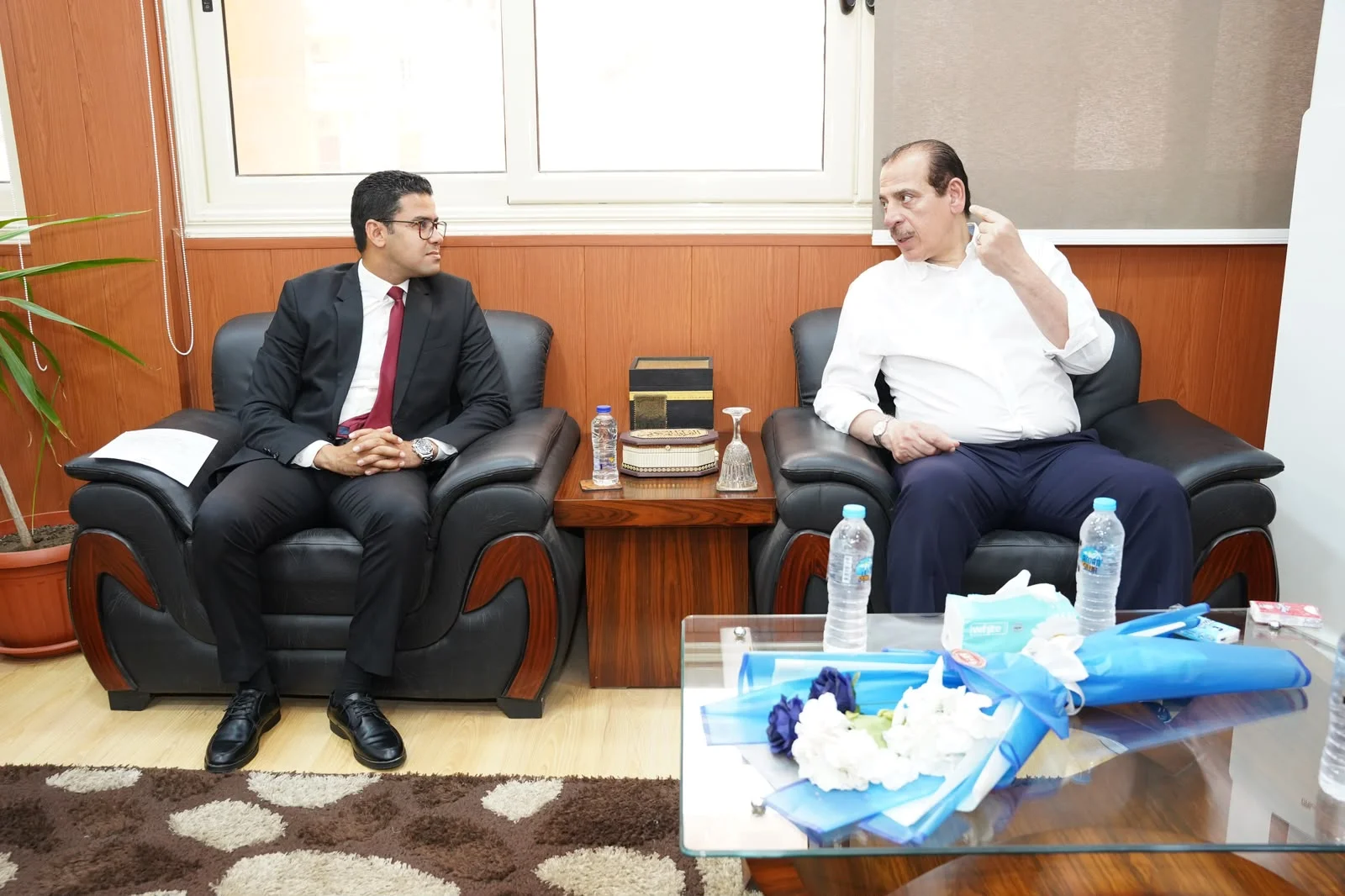 نائب محافظ مطروح يبحث التحديات الصحية بالمحافظة