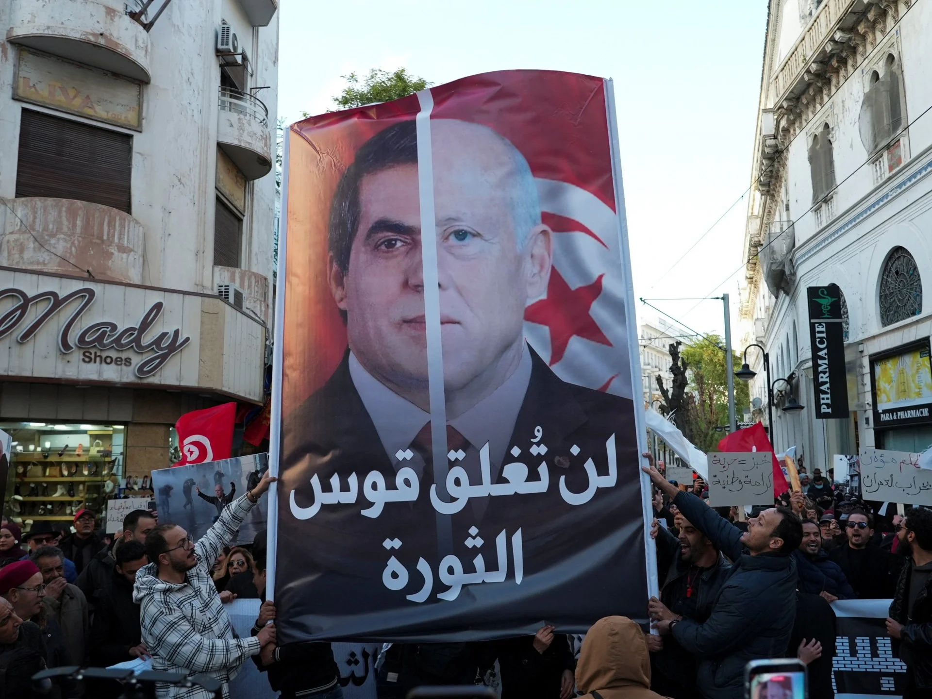 الغضب يتصاعد في تونس تحت سطوة الصمت