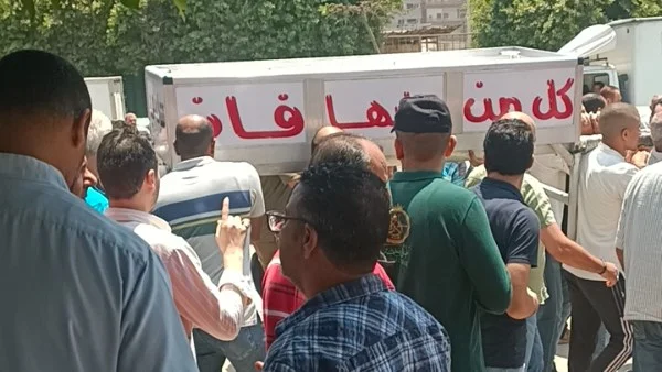 جنازة مهيبة لأهالي زفتي في وداع ضحايا المنزل المنهار