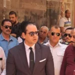 النيابة العامة تتفقد أنقاض المنزل المنهار في زفتي