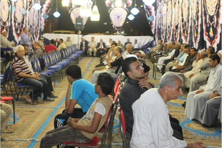 حكم قراءة القرآن في العزاء وأخذ الأجرة عليها