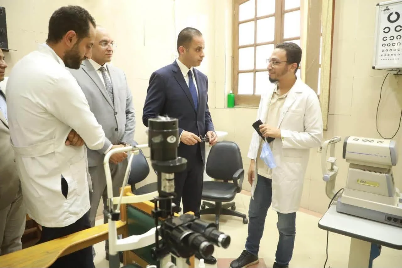 نائب وزير الصحة يتفقد مستشفى رمد قلاوون