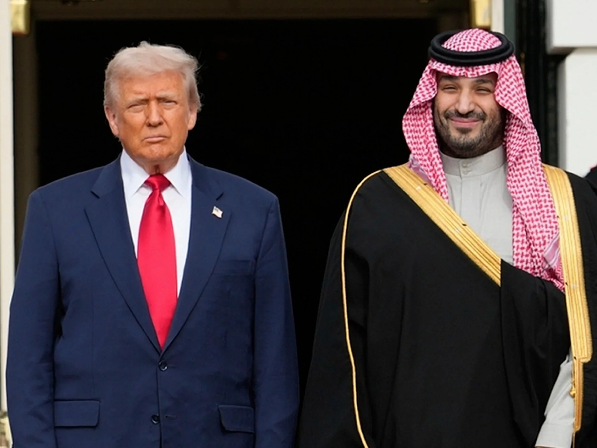 ولي العهد السعودي يدعو ترامب لتفعيل الحوار بشأن إيران