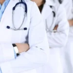 هجرة الأطباء إلى الخارج بسبب ضعف الرواتب
