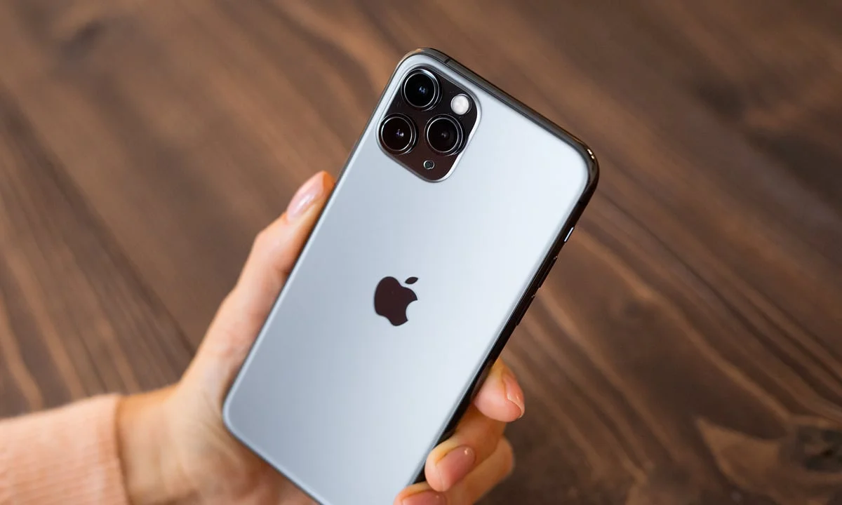 Apple تواجه ثورة الذكاء الاصطناعي مع PrismML