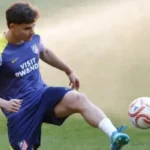 ألفاريز يعود لتدريبات أتلتيكو مدريد رغم رغبة برشلونة
