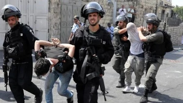 اعتقال 9 فلسطينيين في الضفة الغربية