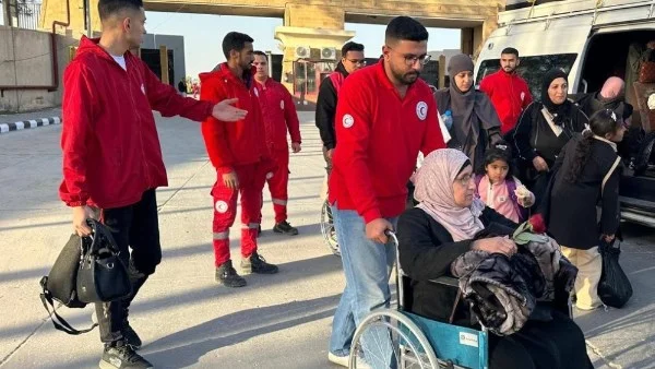 ميناء رفح البري يستقبل العائدين الفلسطينيين