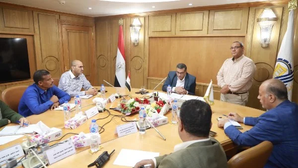 تسريع تنفيذ مشروعات خطة قنا الاستثمارية