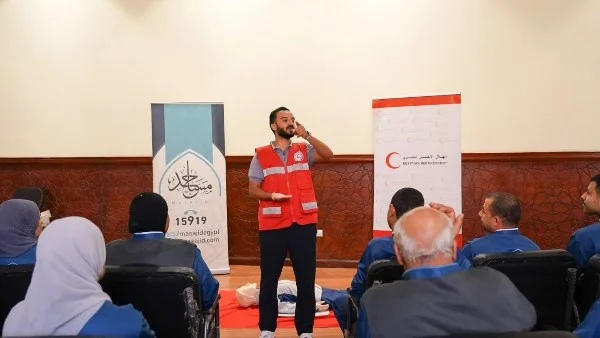 تطوير خدمات مسجد الحسين وتدريب العاملين على الإسعافات