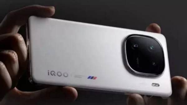 تسريبات تكشف تصميم هاتف iQOO Z11 المنتظر