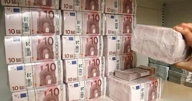 تراجع سعر اليورو أمام الجنيه في البنوك المصرية