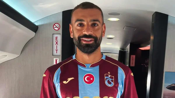 محمد صلاح يظهر لأول مرة بقميص طرابزون سبور