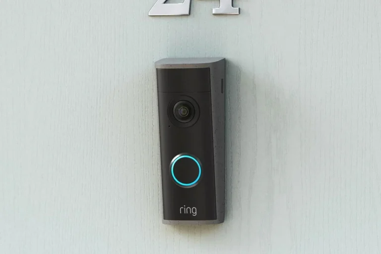 الكاميرا الجديدة Peephole Cam 2K من Ring