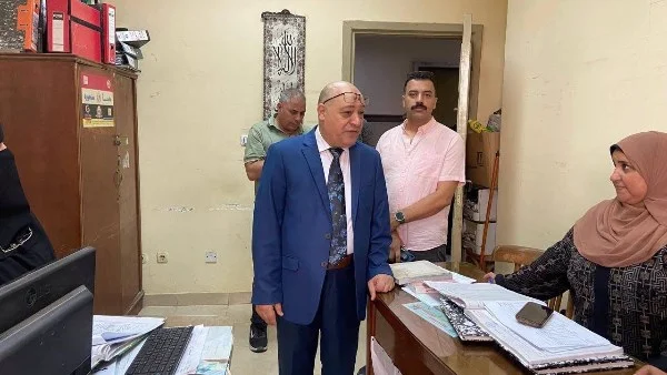 تسلم مسعد مندور مهام عمله بكلية آداب المنصورة