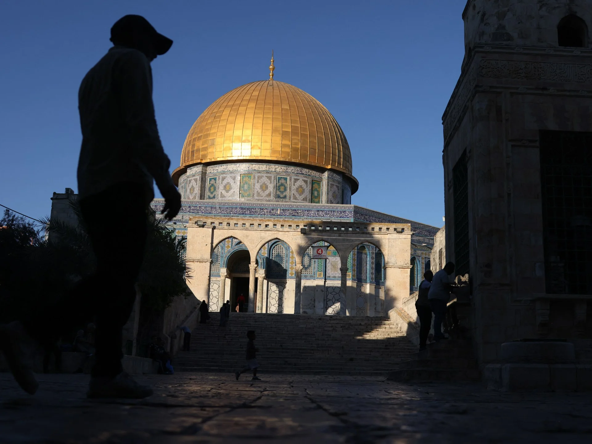 خطة دبلوماسية لحماية المواقع الدينية في القدس