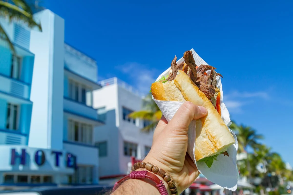 3 أسباب تجنب شراء أسهم Jersey Mike's بعد الاكتتاب العام
